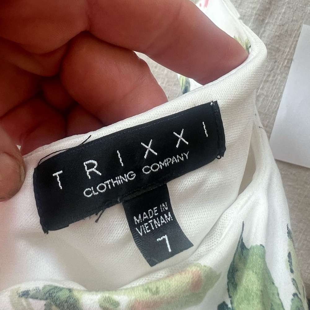 Trixi clothing company, girls, sleeveless floral dress, sundress, summertime 7 - Picture 10 of 11